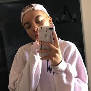 Meet your Posher, Alexus